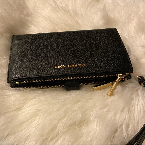Michael Kors Adele Leather Smartphone Wallet in Black - Picture 8 of 14